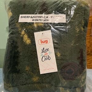 lug Sherpa Throw in Camp Green